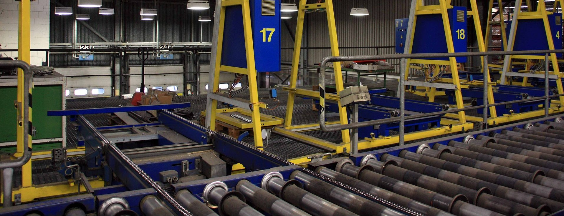 overhead-conveyor-455464_1920-1-e1481214020385.jpg